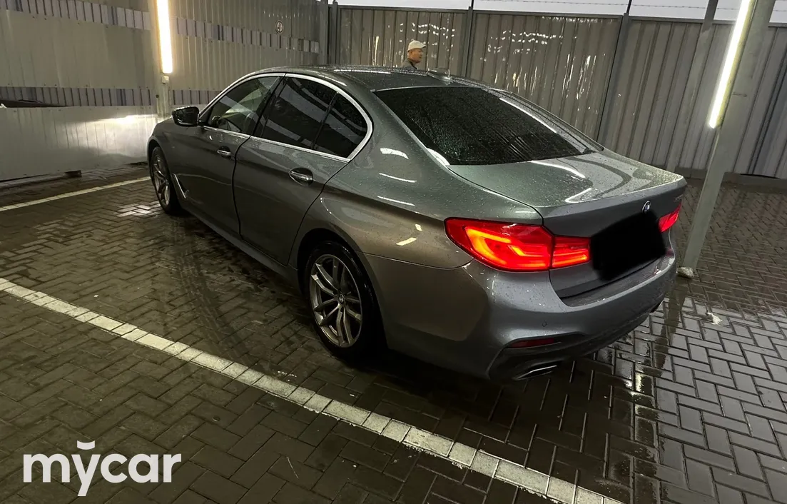 BMW 5 серия 2017