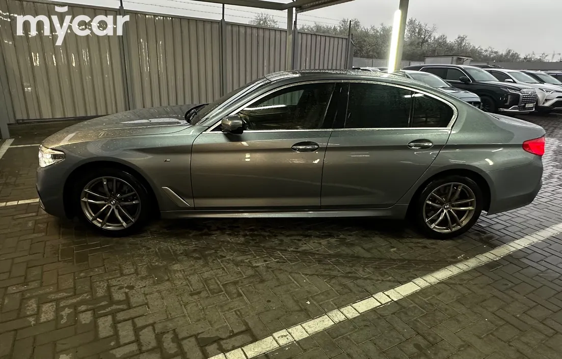 BMW 5 серия 2017