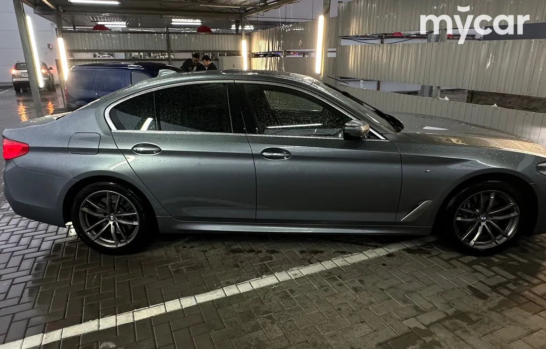 BMW 5 серия 2017