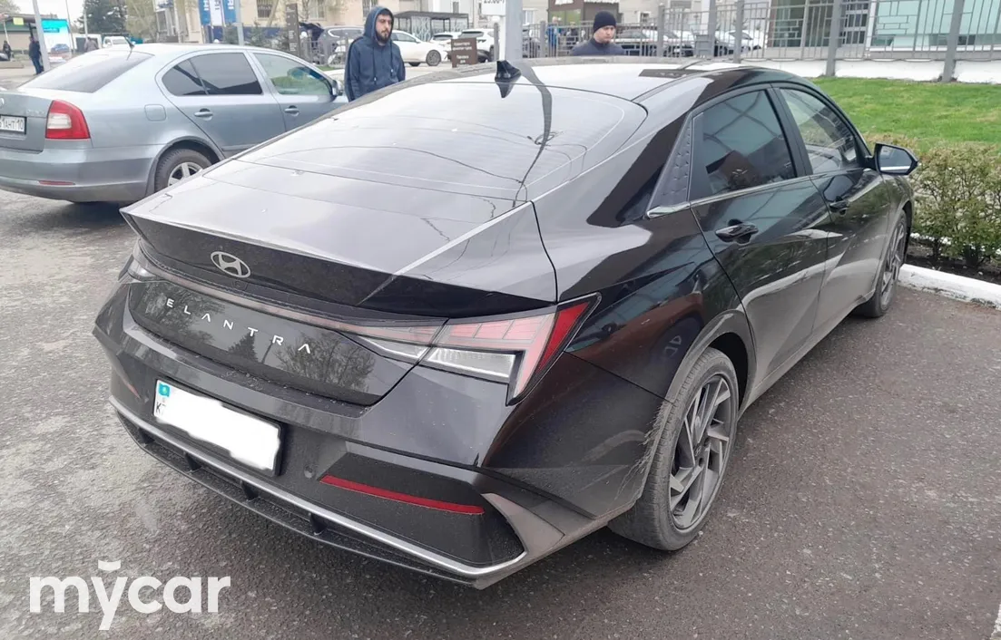 Hyundai Elantra 2024
