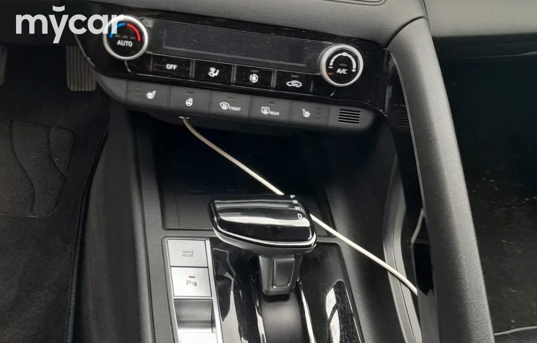 Hyundai Elantra 2024