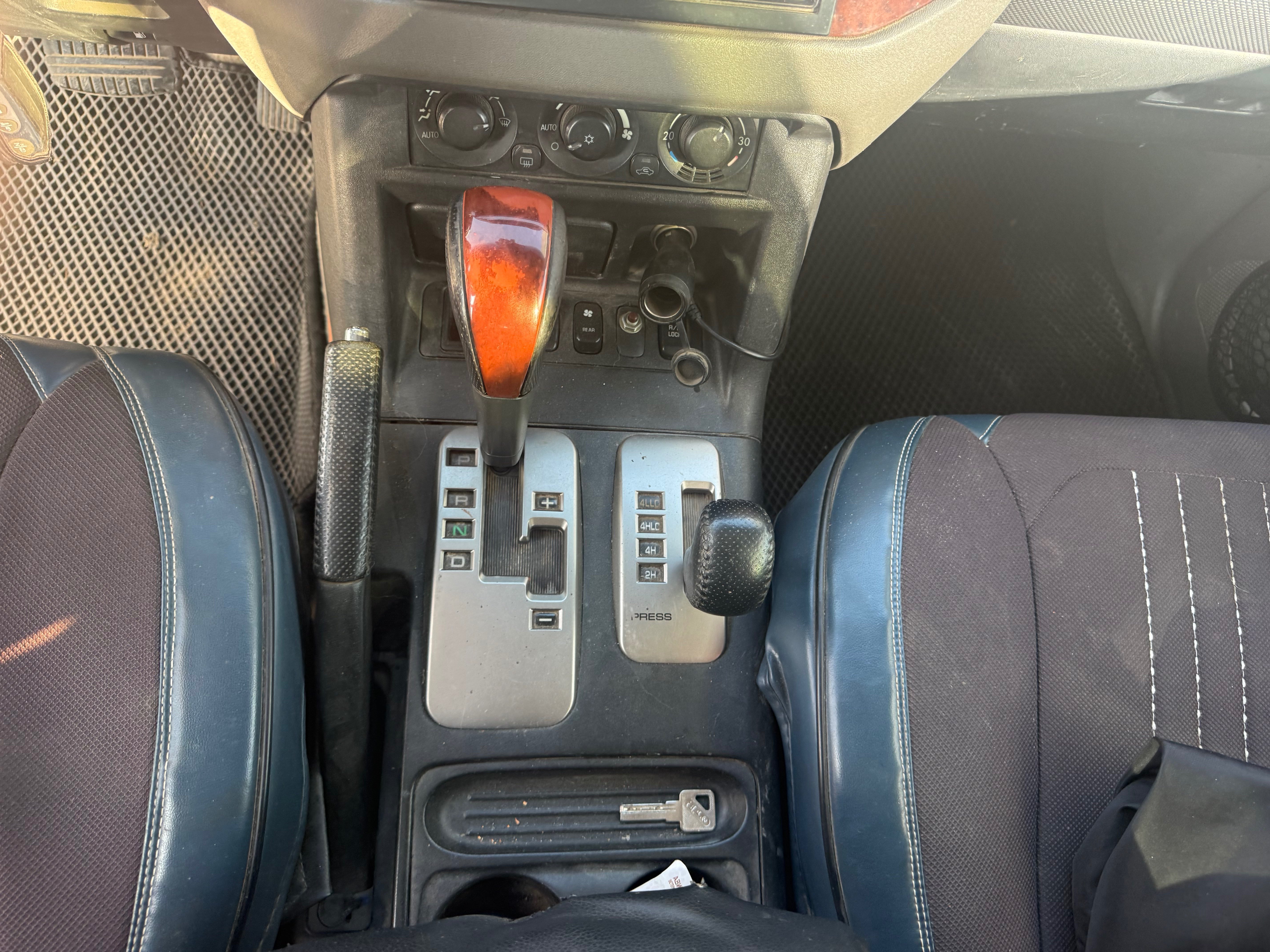 Mitsubishi Pajero 2003
