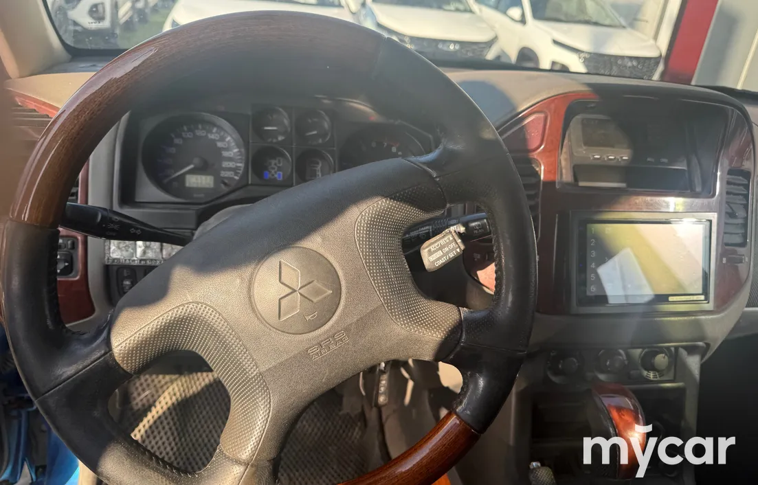Mitsubishi Pajero 2003