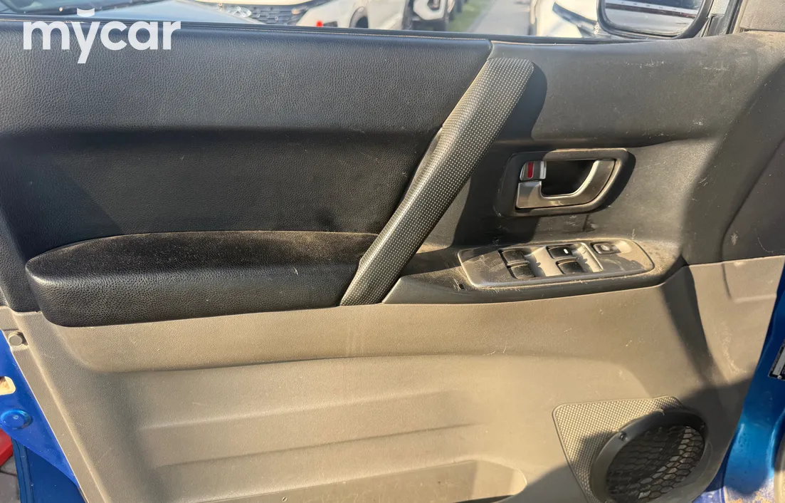Mitsubishi Pajero 2003