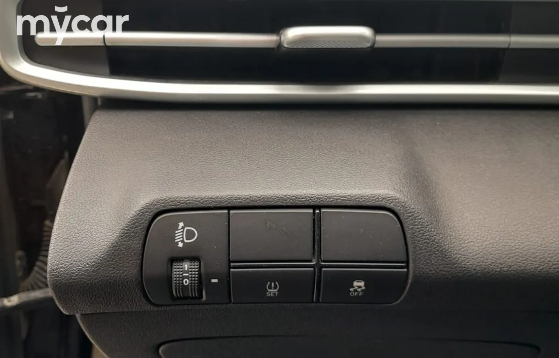 Hyundai Elantra 2024