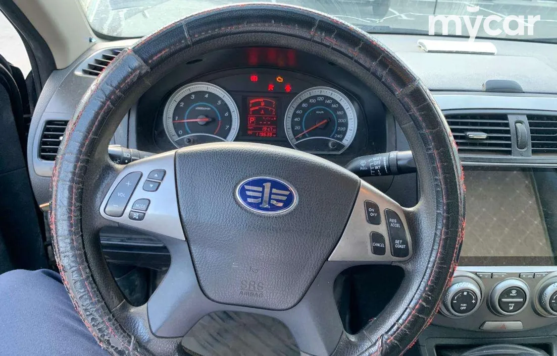 FAW Besturn B50 2014