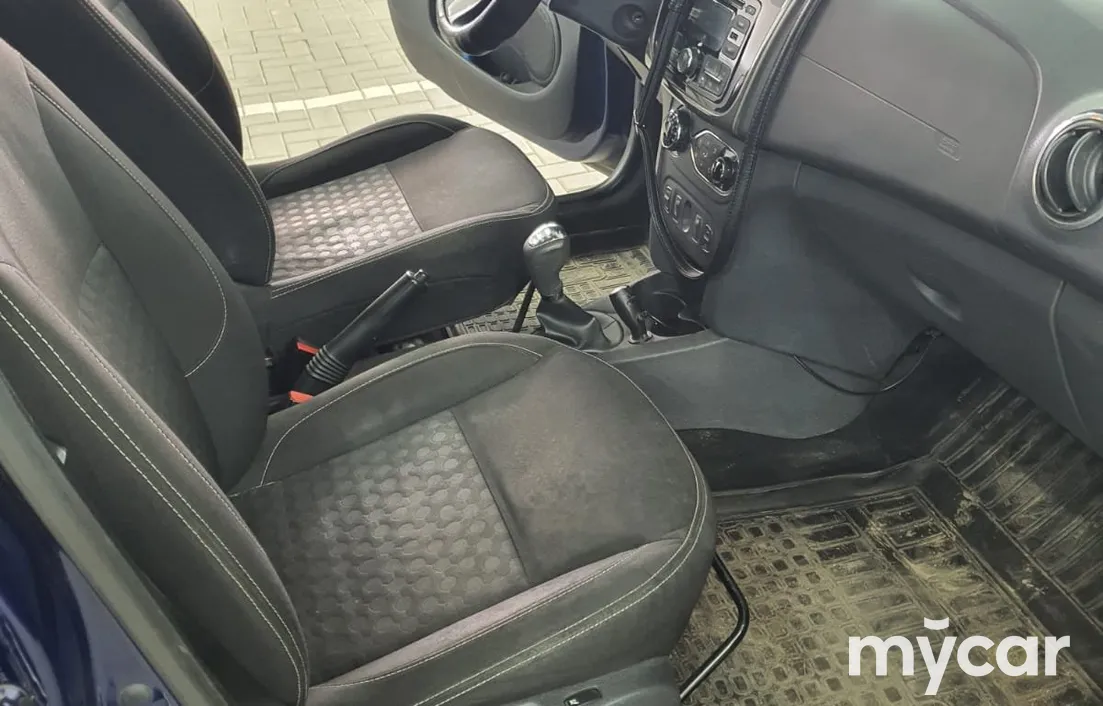 Renault Sandero 2015