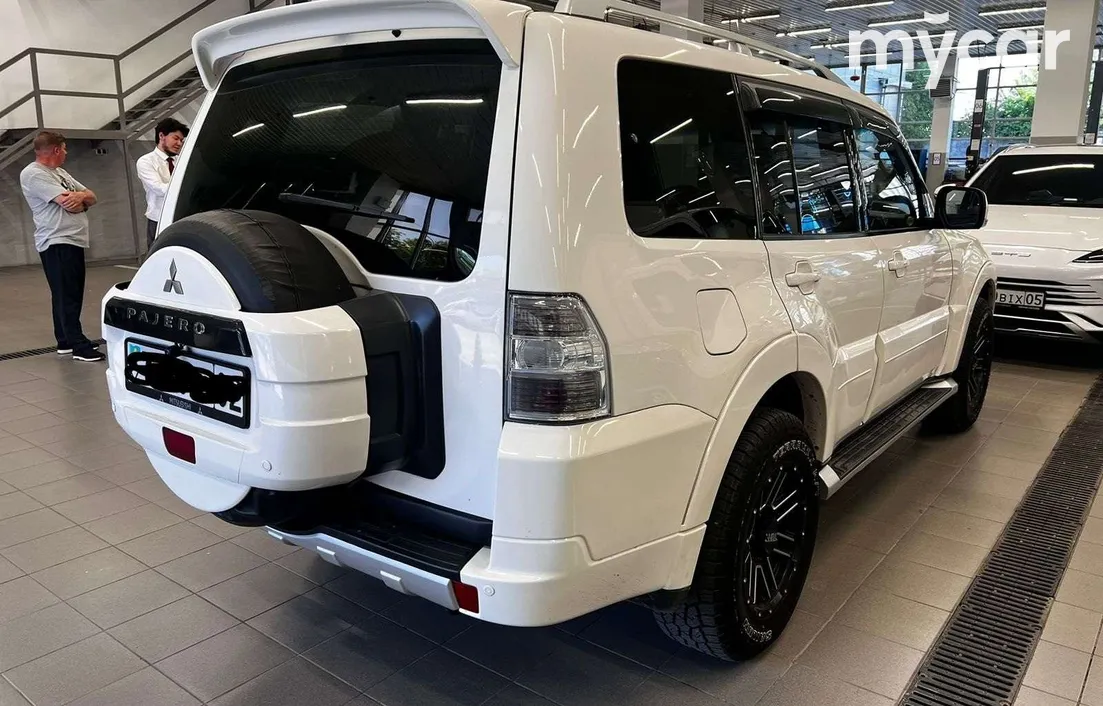 Mitsubishi Pajero 2011