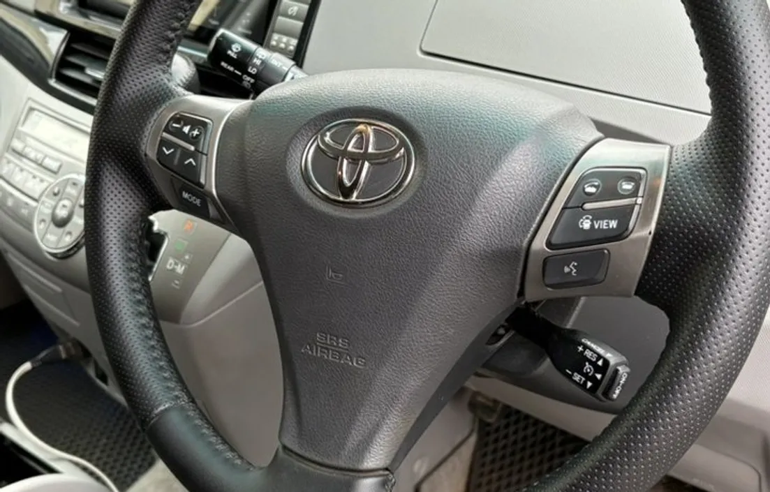 Toyota Estima 2010