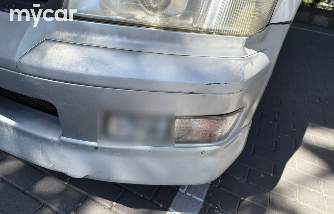 Mitsubishi Chariot 1999