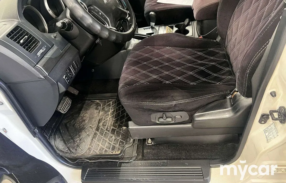Mitsubishi Pajero 2011