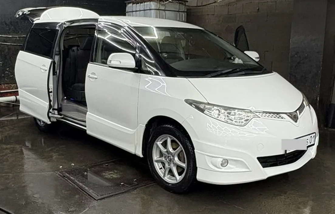 Toyota Estima 2010