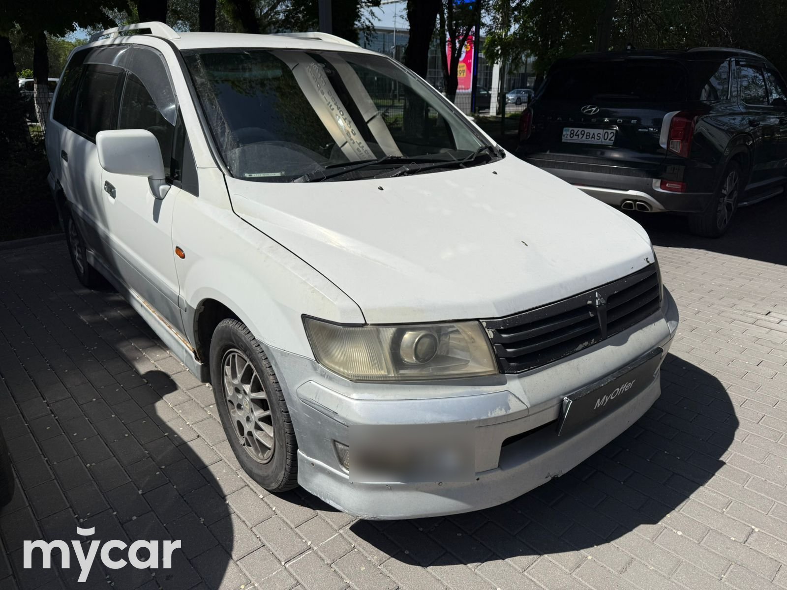 Mitsubishi Chariot 1999