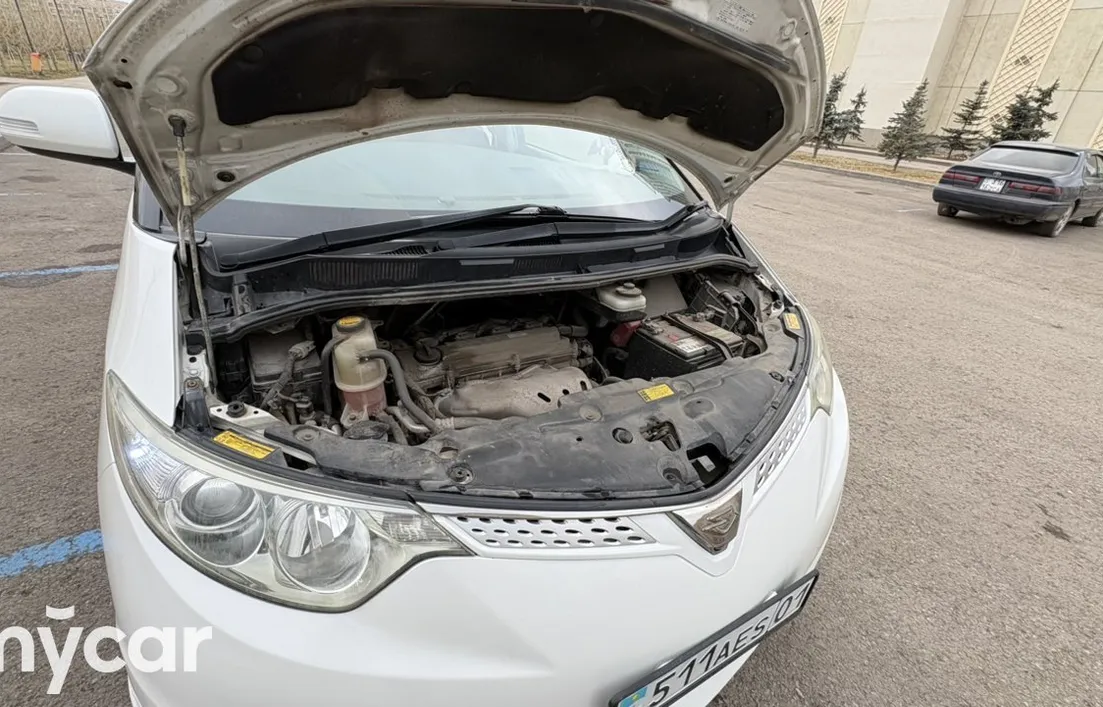 Toyota Estima 2010