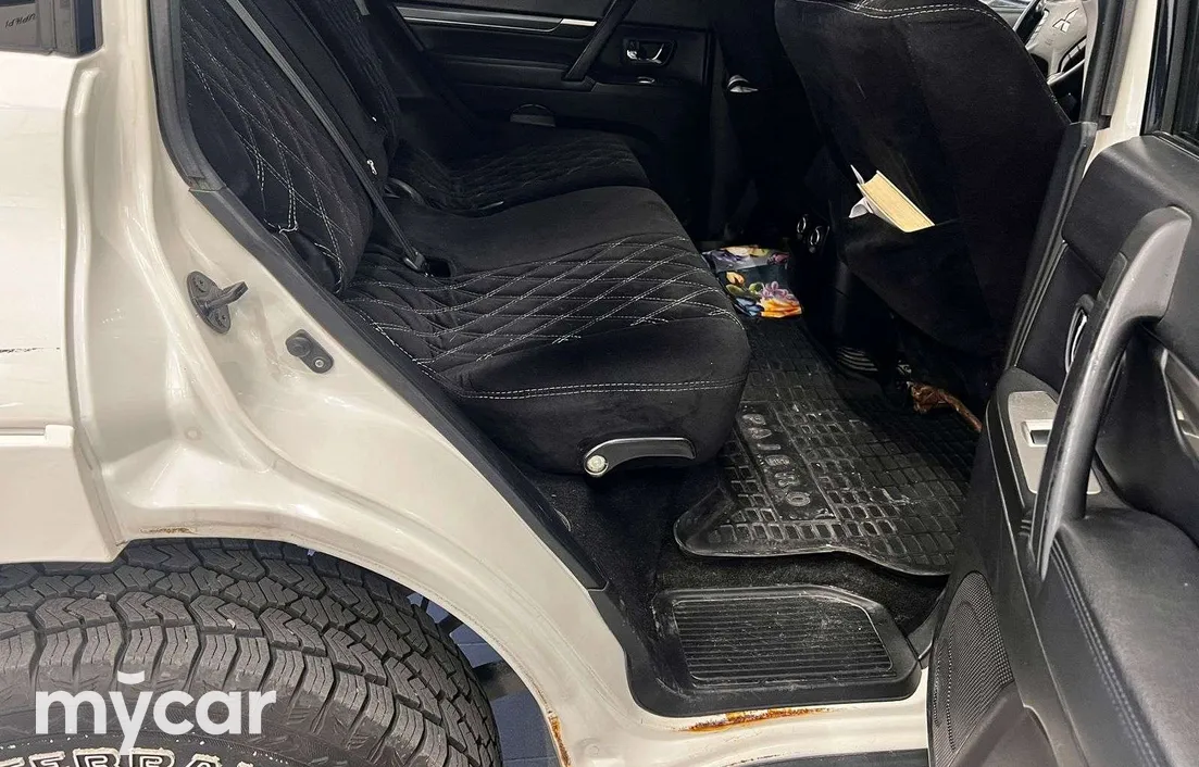 Mitsubishi Pajero 2011
