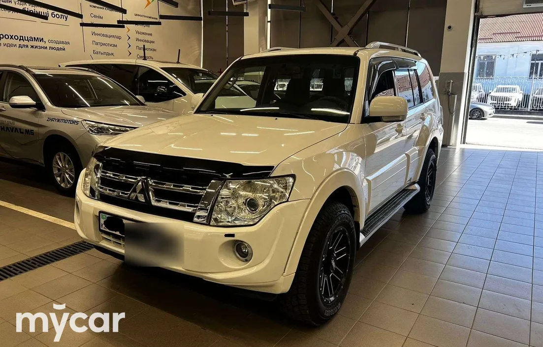 Mitsubishi Pajero 2011