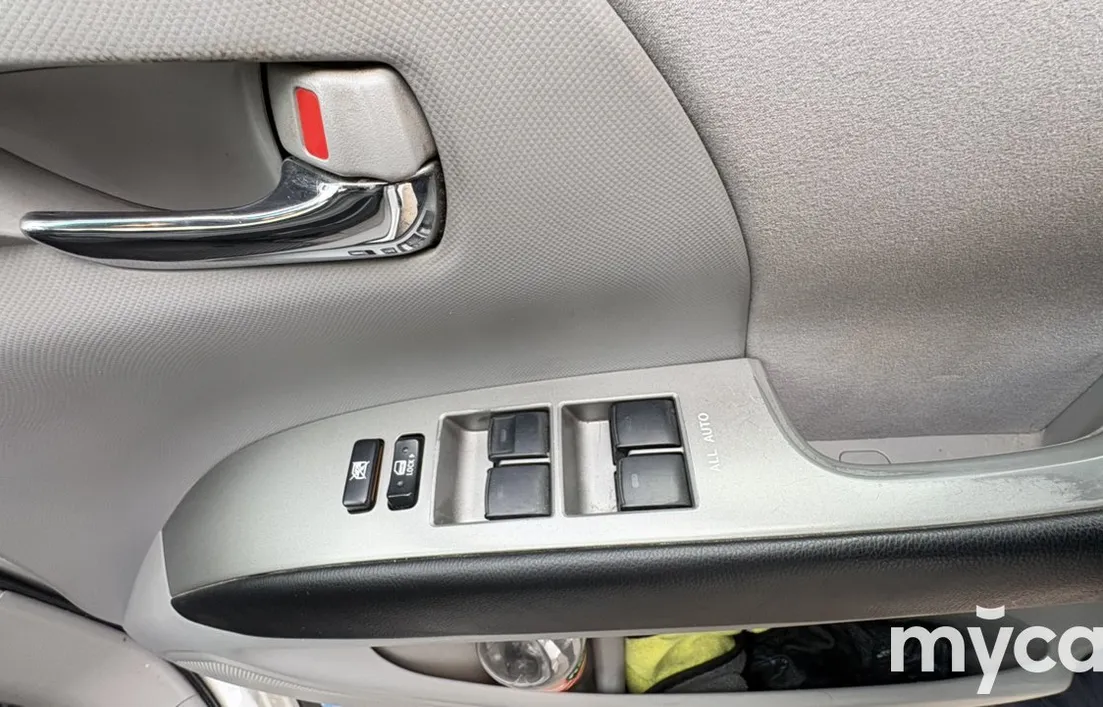 Toyota Estima 2010
