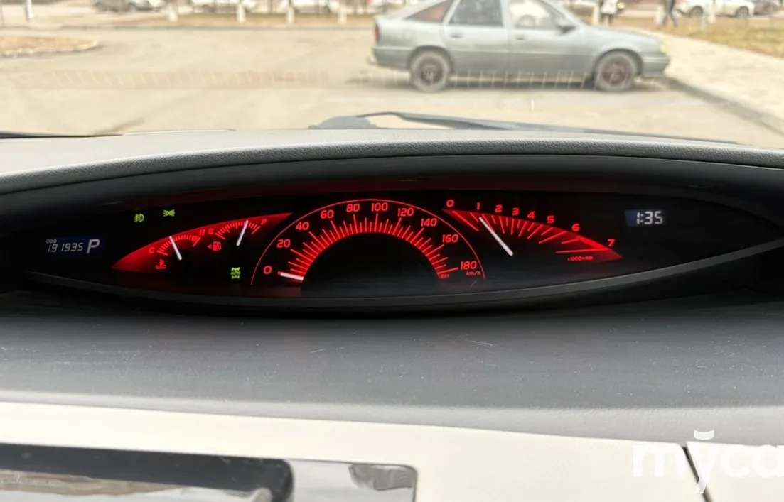 Toyota Estima 2010