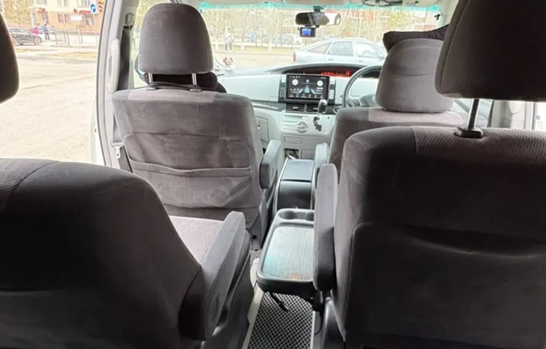 Toyota Estima 2010
