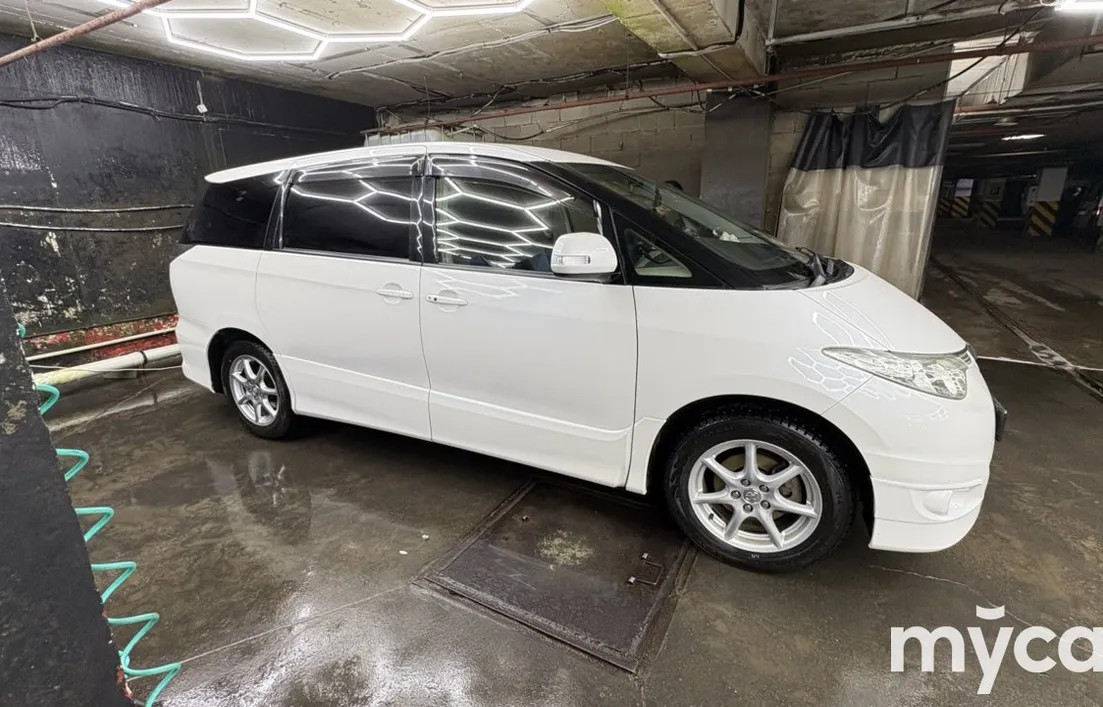 Toyota Estima 2010
