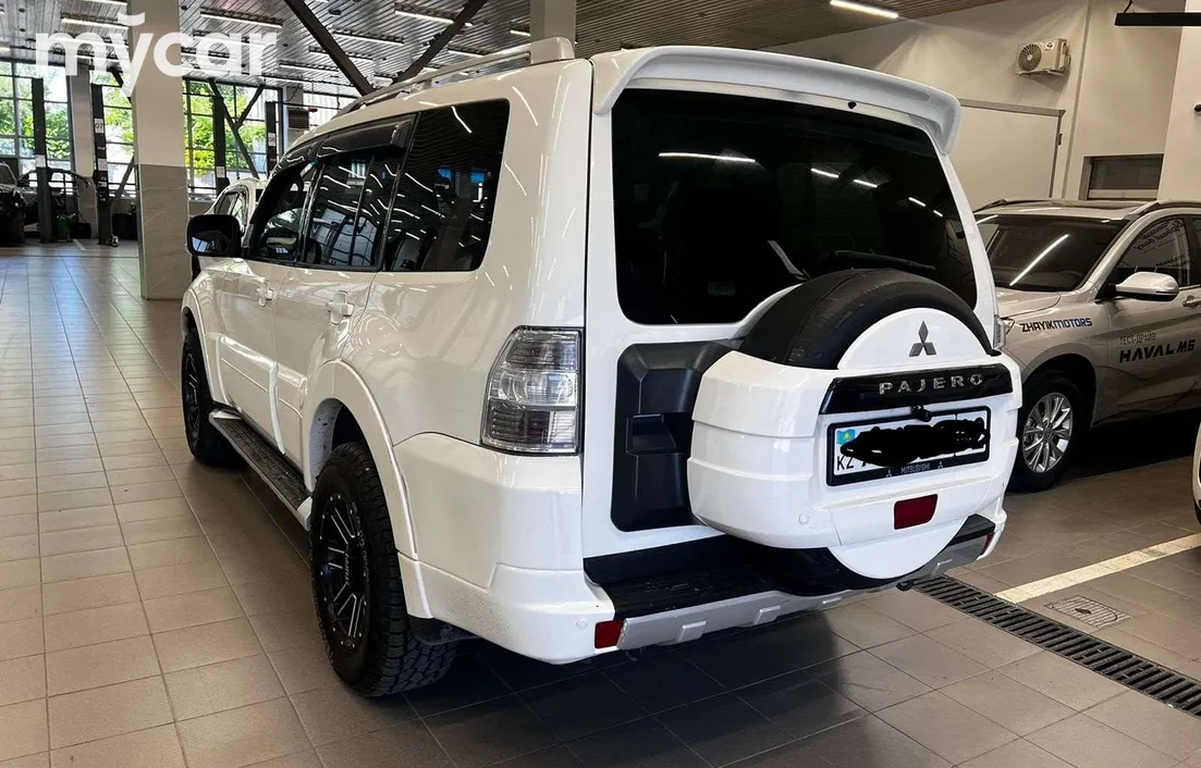 Mitsubishi Pajero 2011