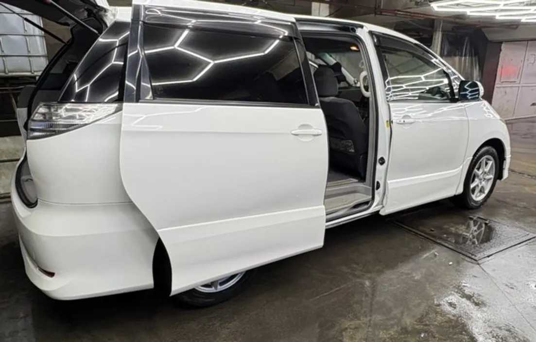 Toyota Estima 2010