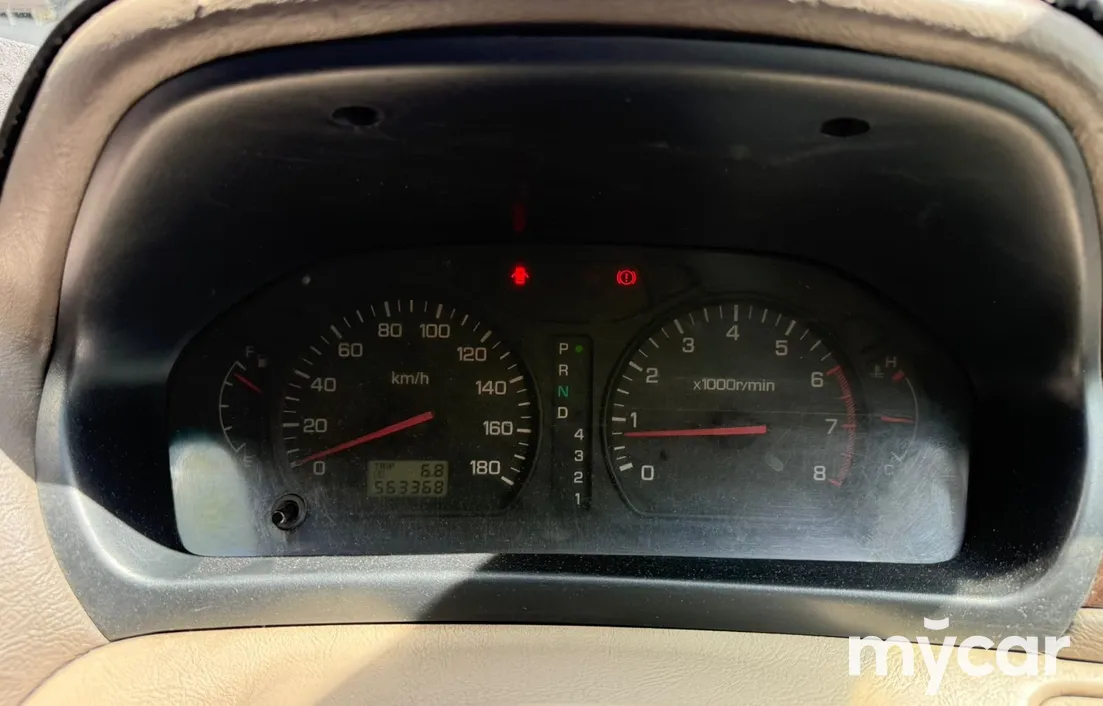 Mitsubishi Chariot 1999