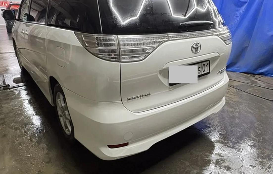 Toyota Estima 2010