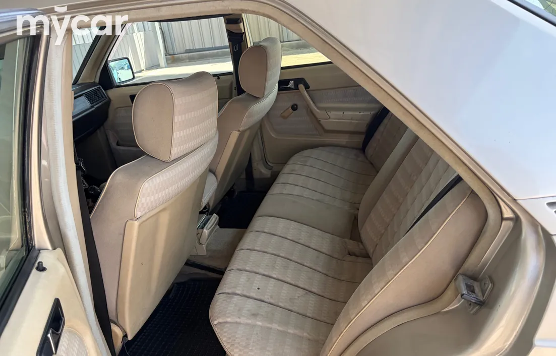 Mercedes-Benz 190 (W201) 1988