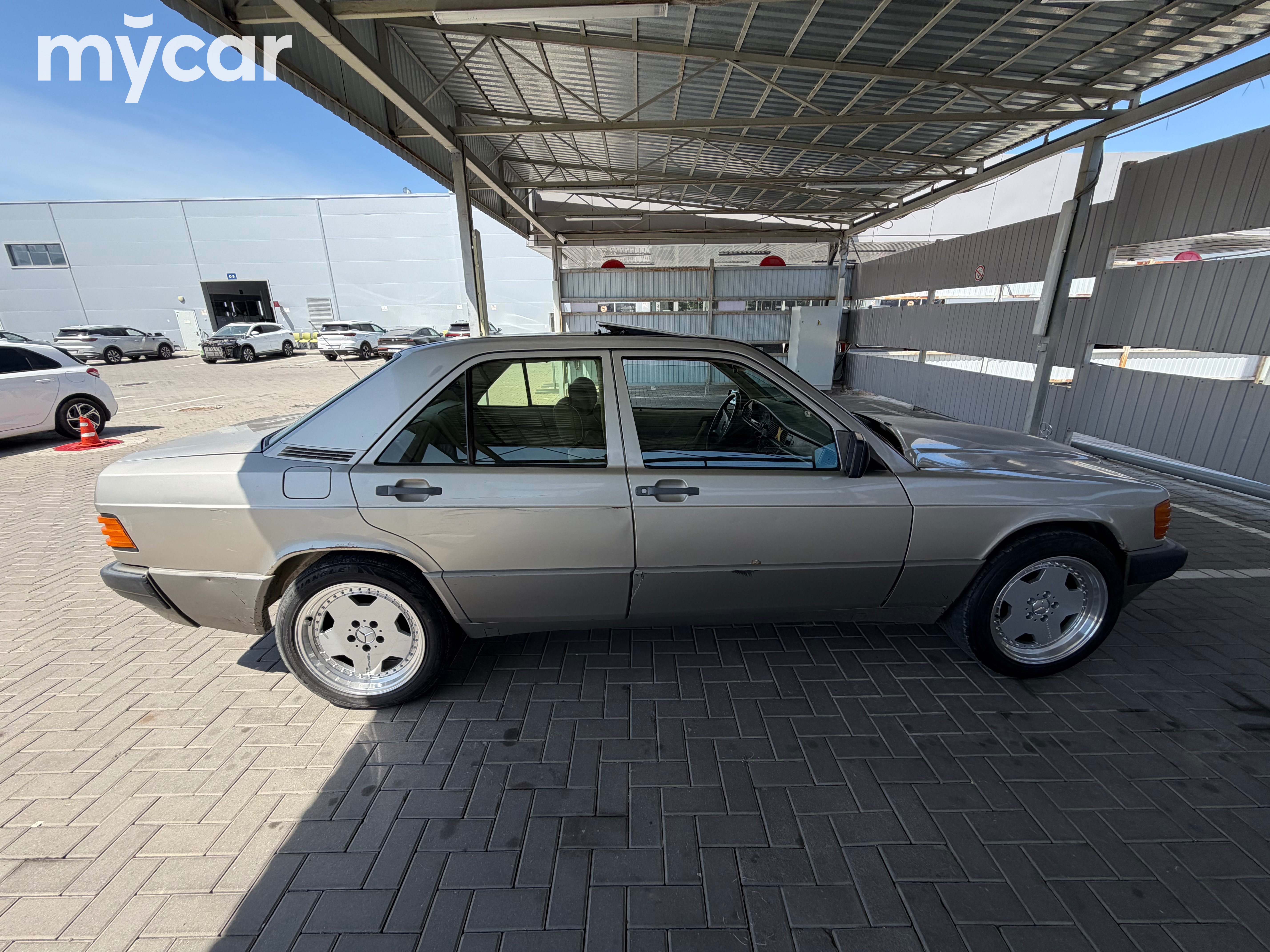 Mercedes-Benz 190 (W201) 1988