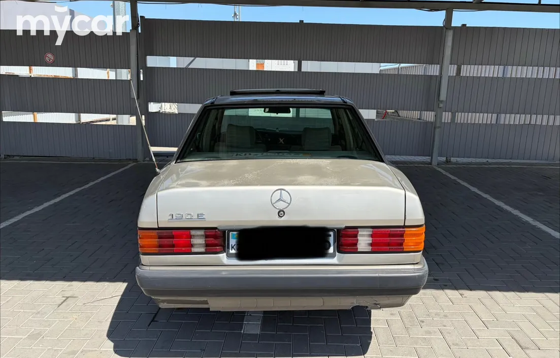 Mercedes-Benz 190 (W201) 1988