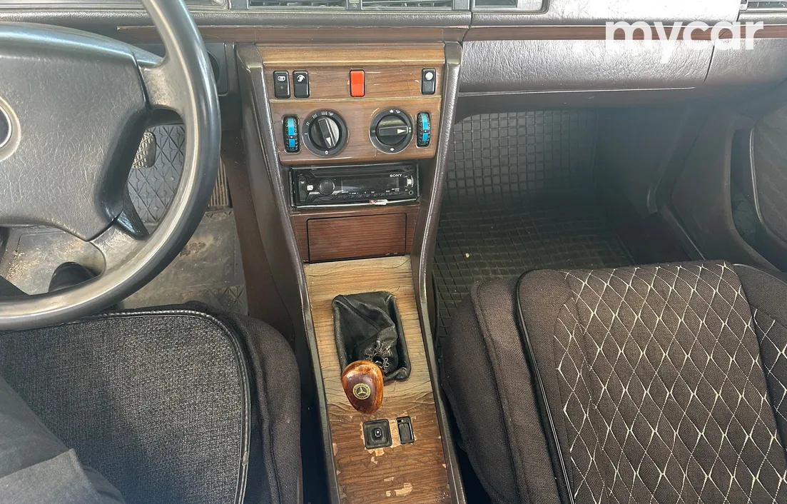 Mercedes-Benz W124 1989