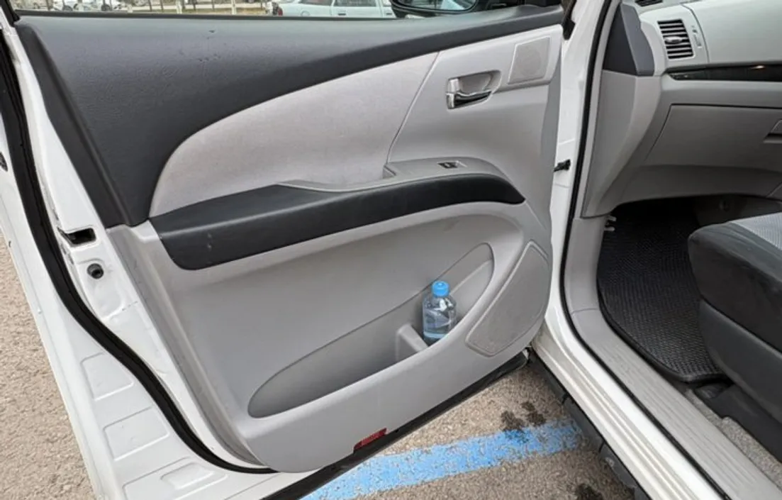 Toyota Estima 2010