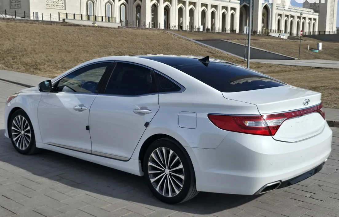 Hyundai Grandeur 2013