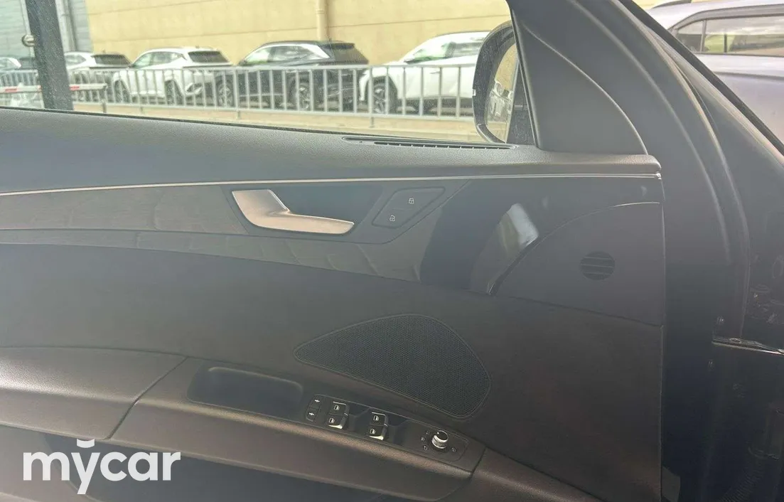 Audi A8 2014