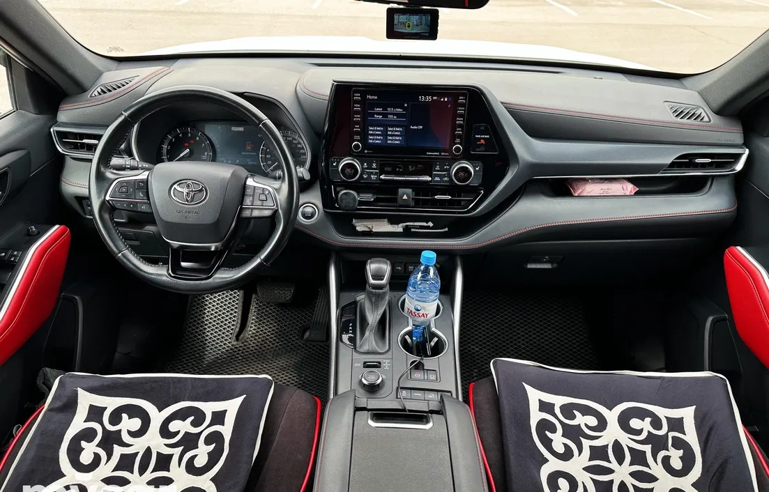 Toyota Highlander 2021
