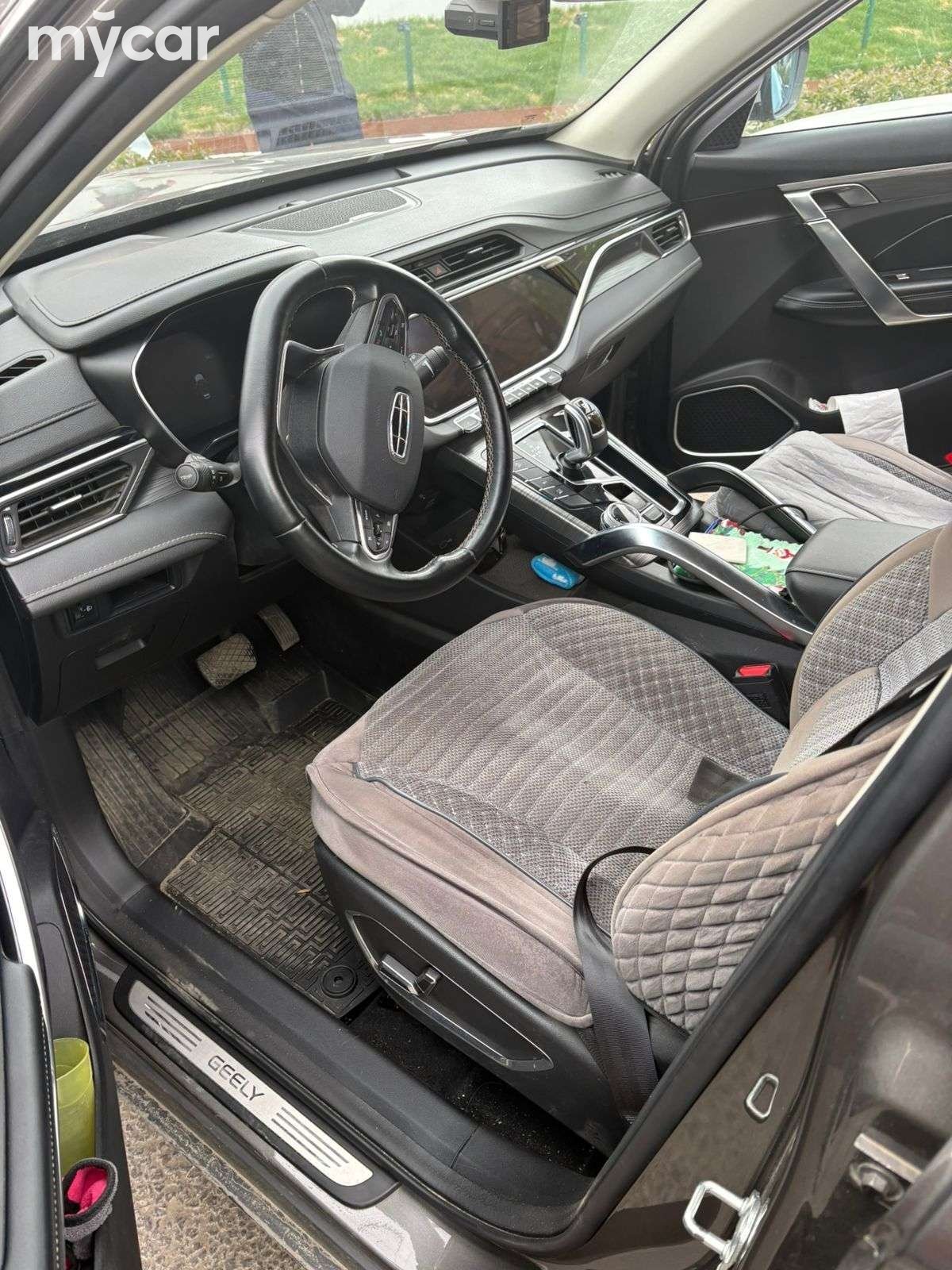 Geely Azkarra 2022