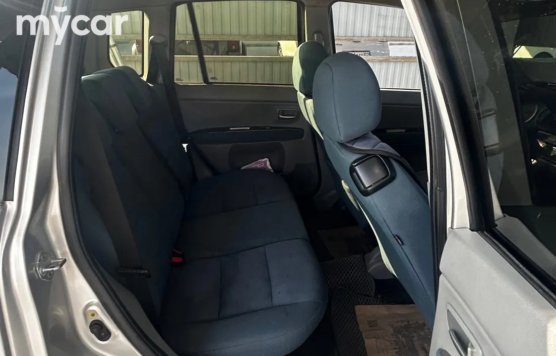 Mazda 2 2005