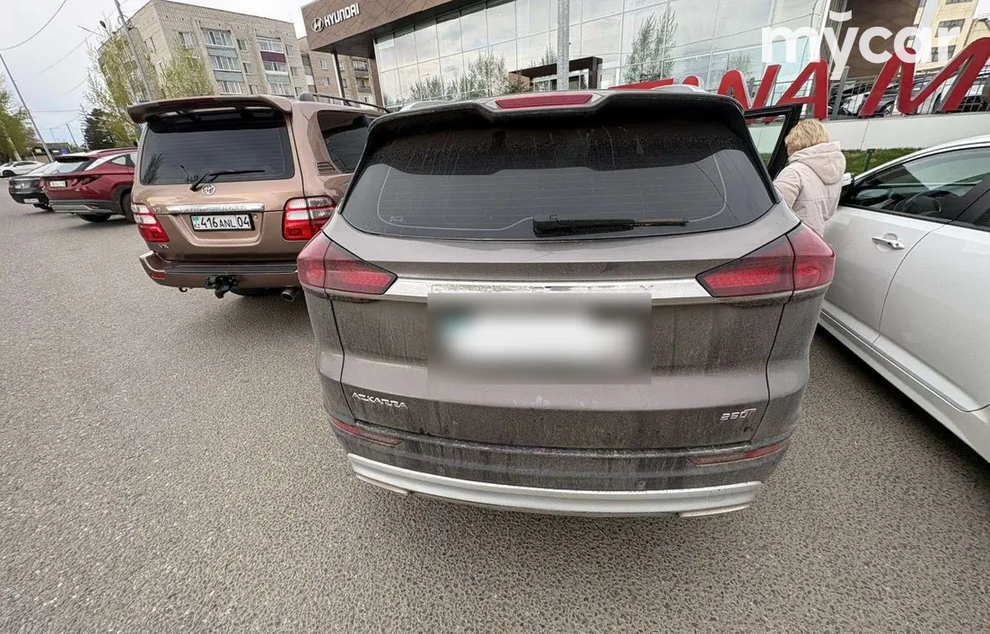 Geely Azkarra 2022