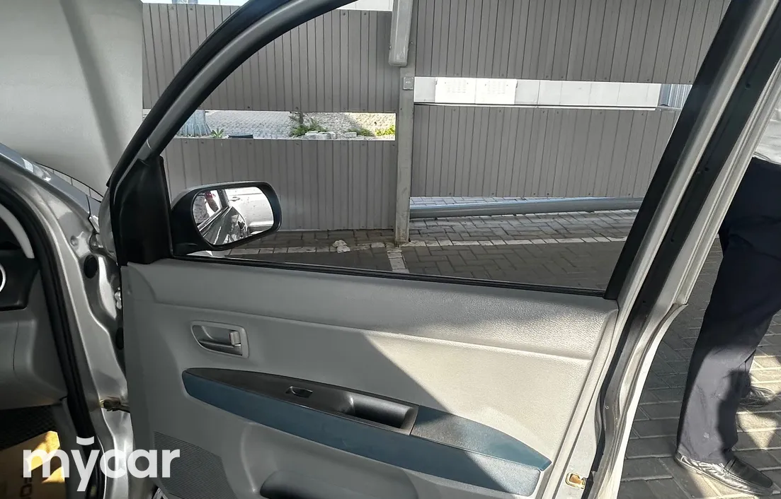 Mazda 2 2005