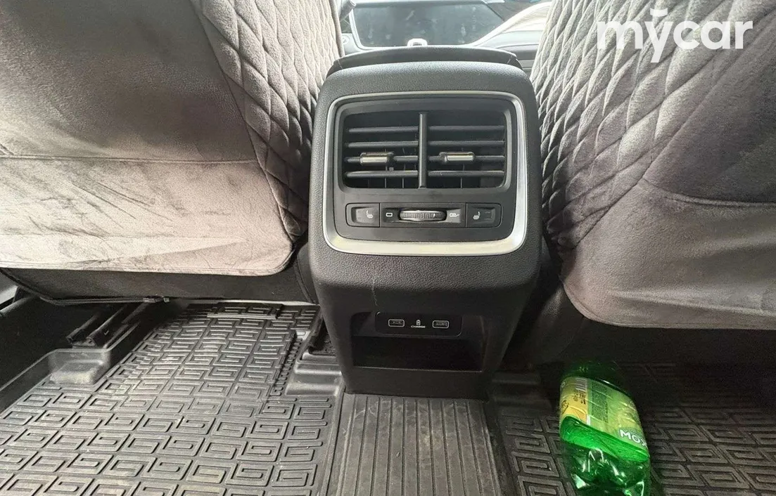 Geely Azkarra 2022