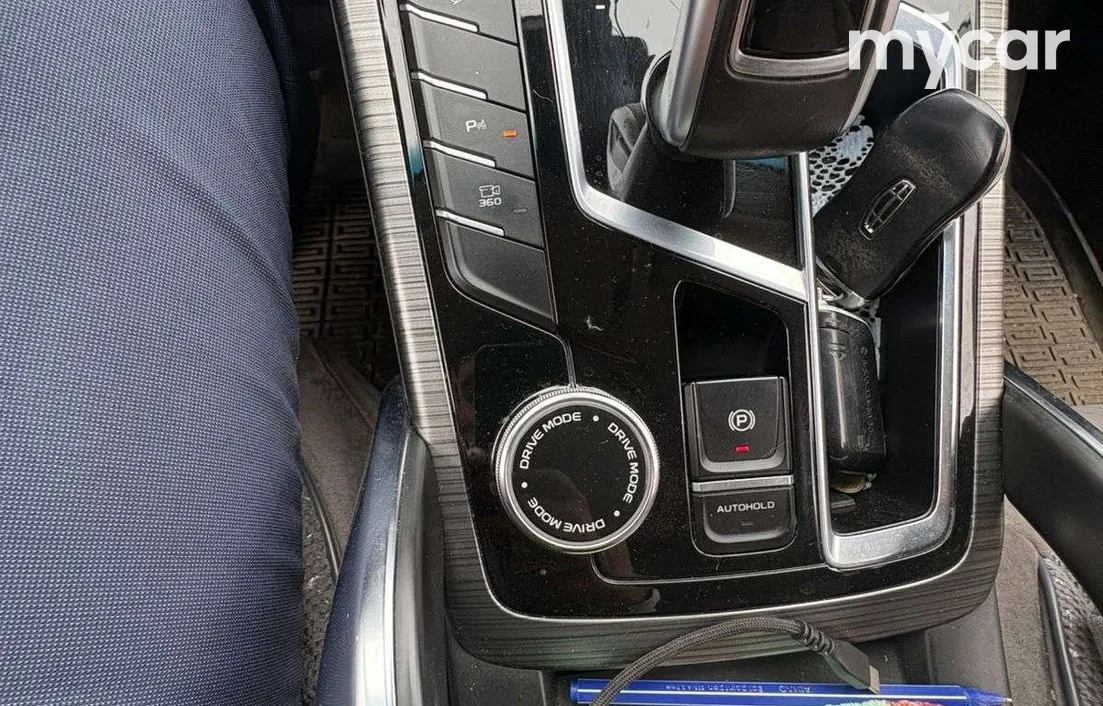 Geely Azkarra 2022