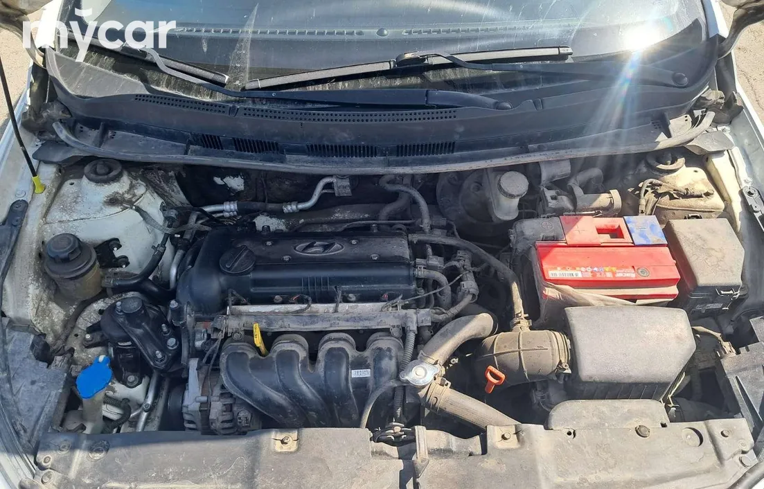 Hyundai Accent 2014