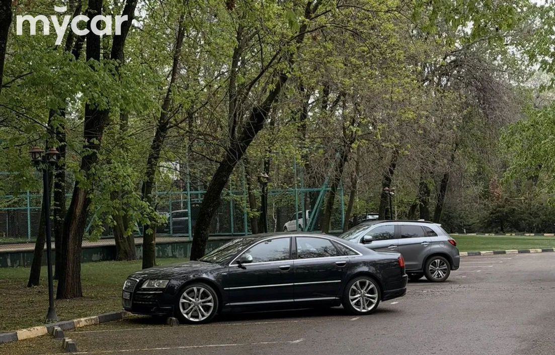 Audi S8 2006