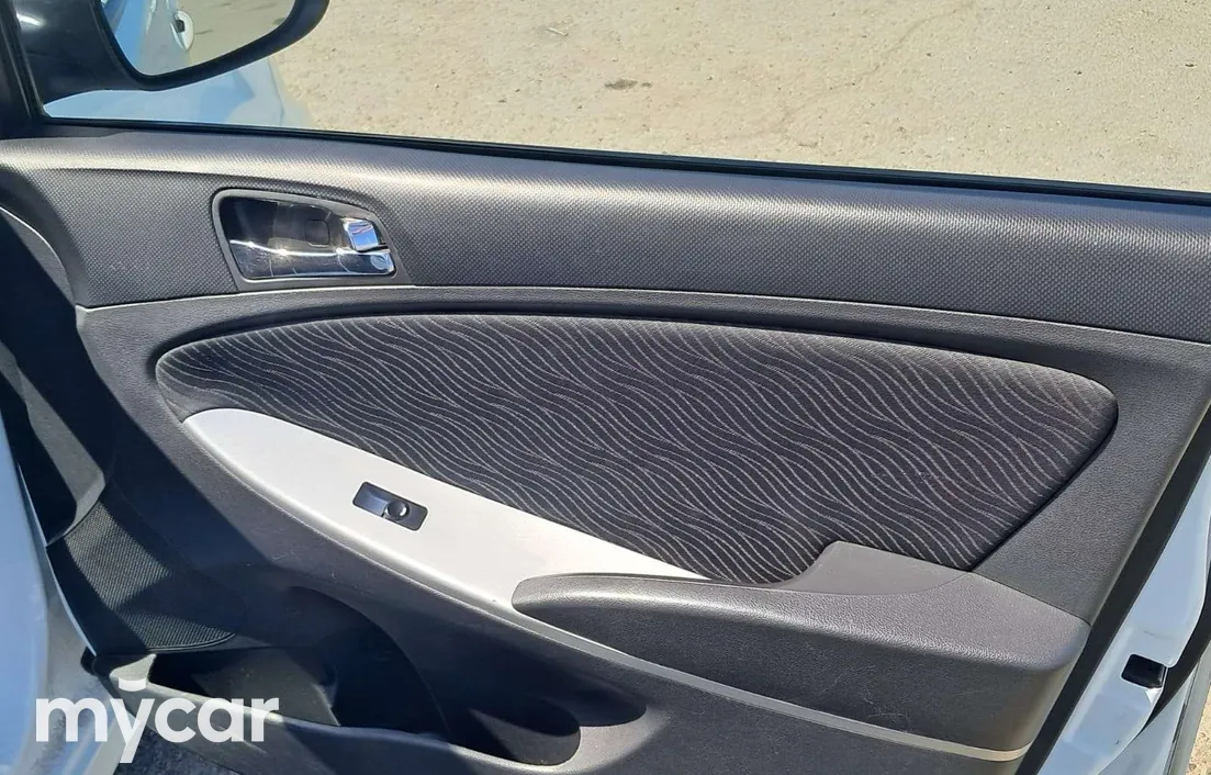 Hyundai Accent 2014