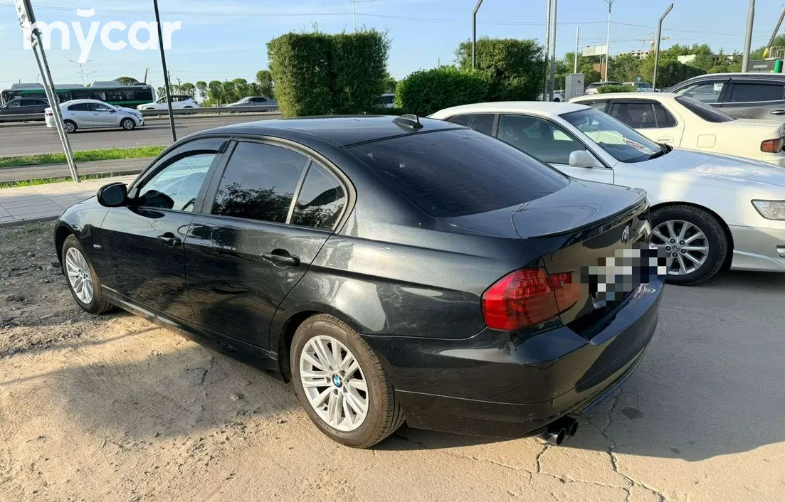 BMW 3 серия 2011