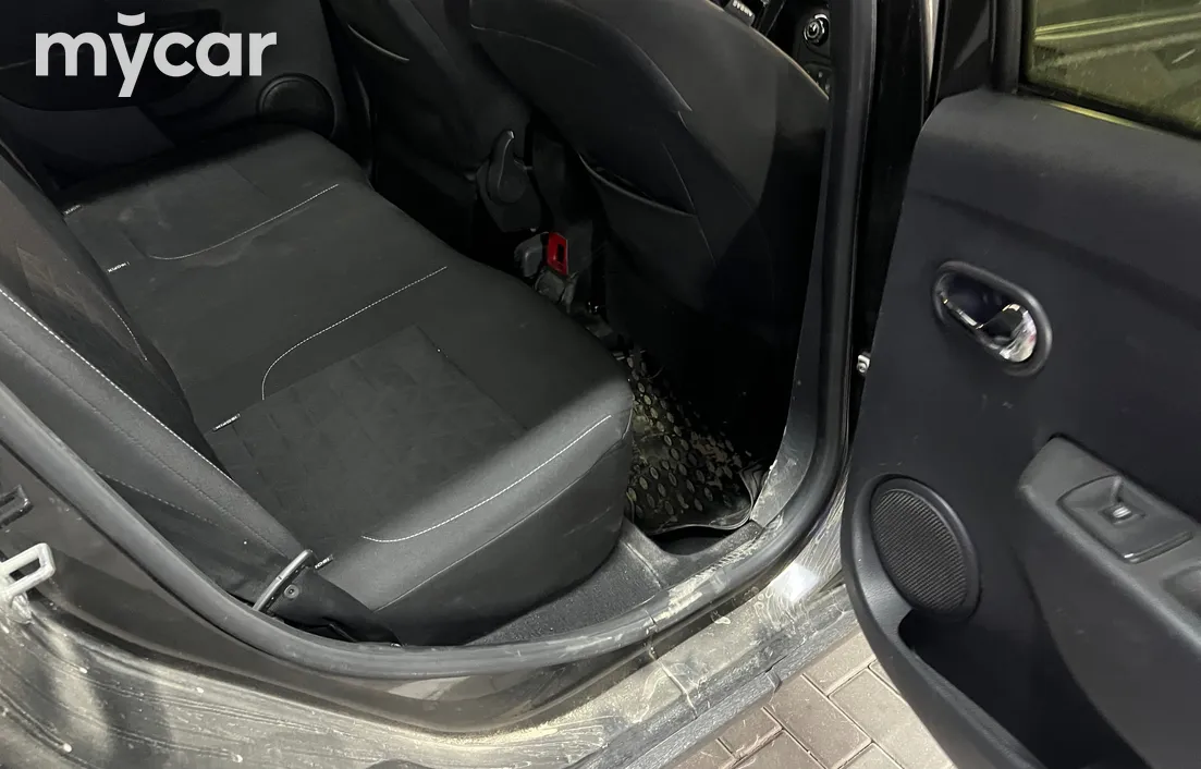 Renault Sandero 2015