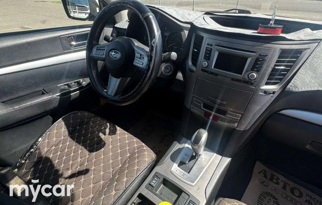 Subaru Outback 2011