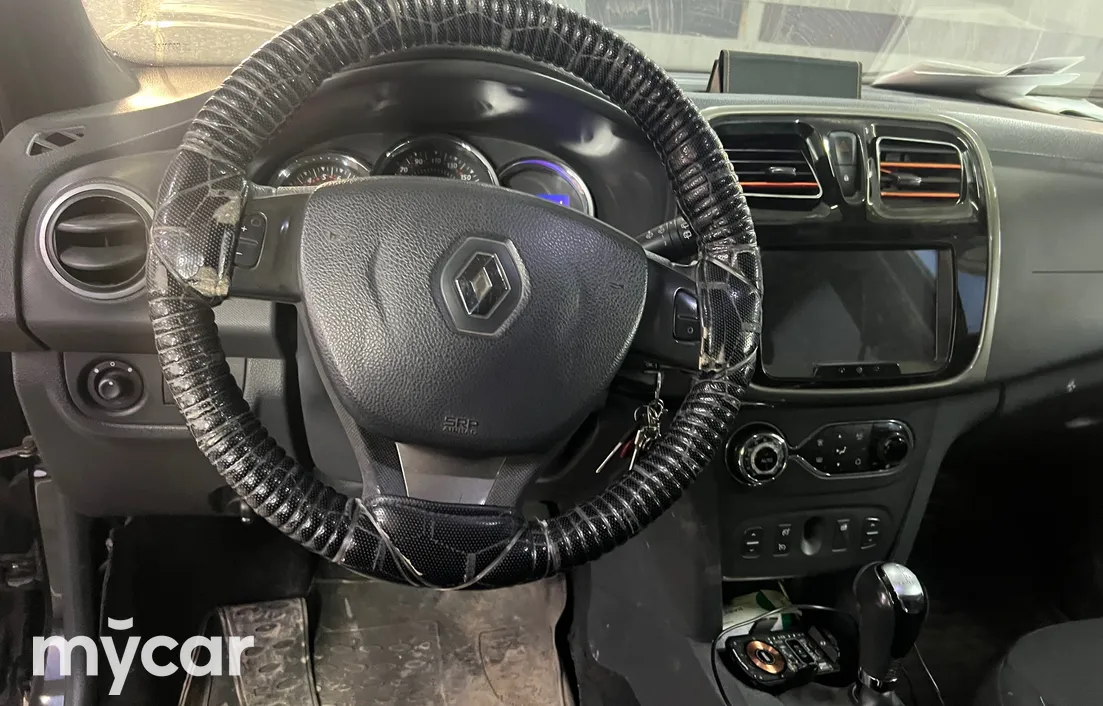 Renault Sandero 2015