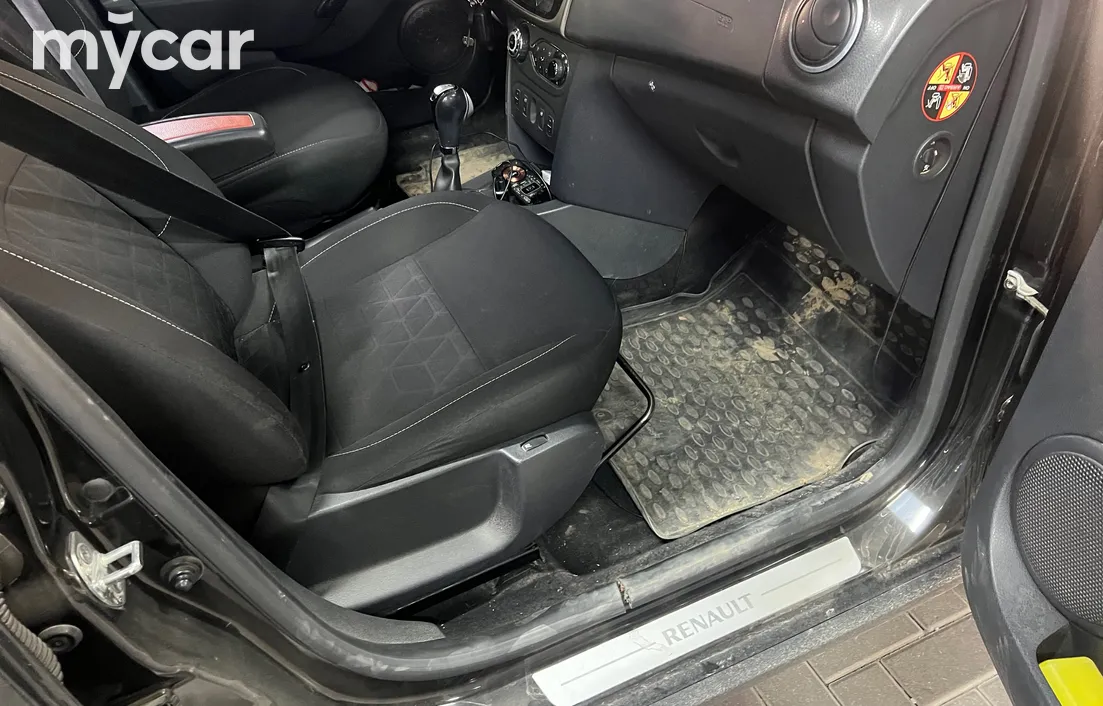 Renault Sandero 2015
